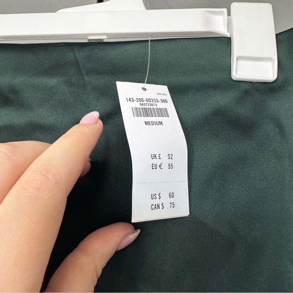 Abercrombie & Fitch NWT Scarlett Satin Sculpt Mini Skort Deep Green Medium - Picture 4 of 10